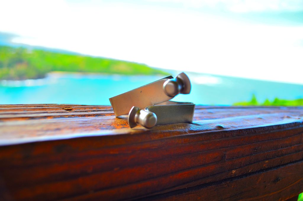 'Iako pin